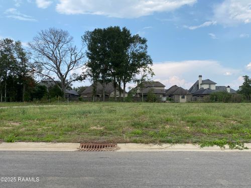 206 Long Oak Ln, Youngsville, LA, 70592-5598 | Card Image