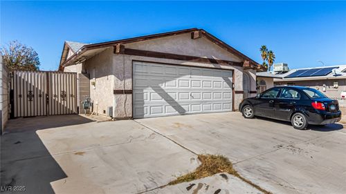 2712 Rialto Road, Las Vegas, NV, 89108 | Card Image