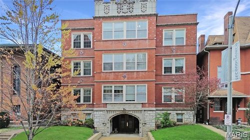 apt-2e-4512 Westminster Pl, Saint Louis, MO, 63108-1842 | Card Image