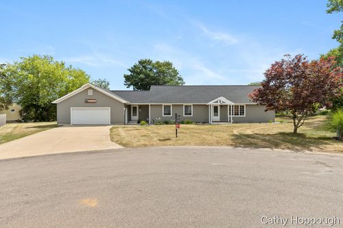 918 Emerald Cir, Lake Odessa, MI, 48849-6219 | Card Image