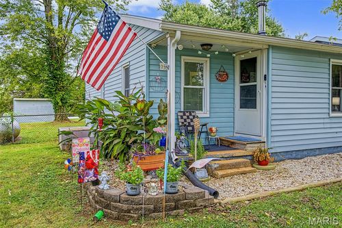 9331 Church Dr, Pevely, MO, 63070-2711 | Card Image