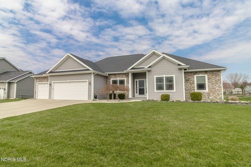 6376 Whitehouse Valley Dr, Whitehouse, OH, 43571-9009 | Card Image