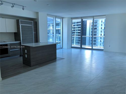 2710-1100 S Miami Ave, Miami, FL, 33130-4131 | Card Image