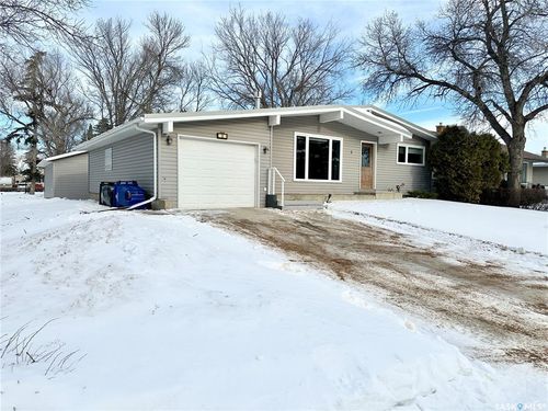3 Scott Crescent, Weyburn, SK, S4H1T5 | Card Image