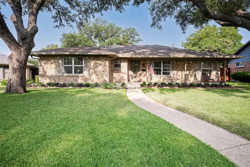 9334 Hunters Creek Dr, Dallas, TX, 75243-6106 | Card Image