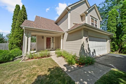 990 Pennwood Ln, Bolingbrook, IL, 60440-5208 | Card Image