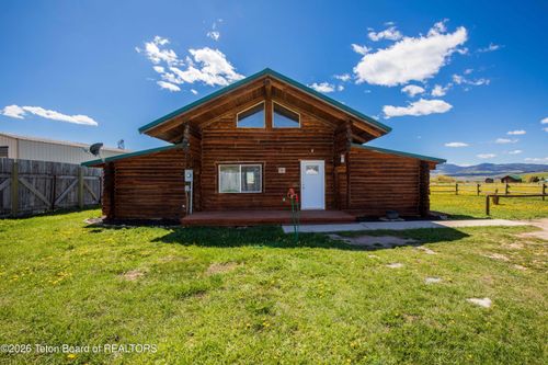 81 Meadowlark Ln, Grover, WY, 83122-8804 | Card Image