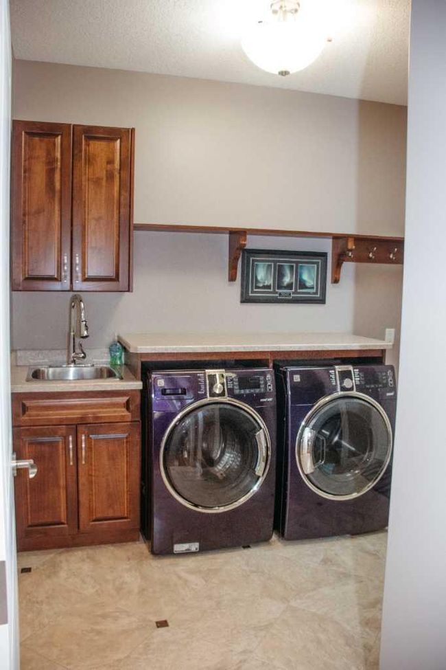 22 Crystal Cres, House other with 3 bedrooms, 3 bathrooms and 5 parking in Widewater AB | Image 38