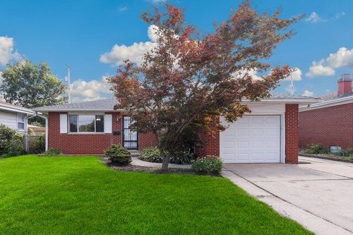 9409 5th St, Highland, IN, 46322-2704 | Card Image