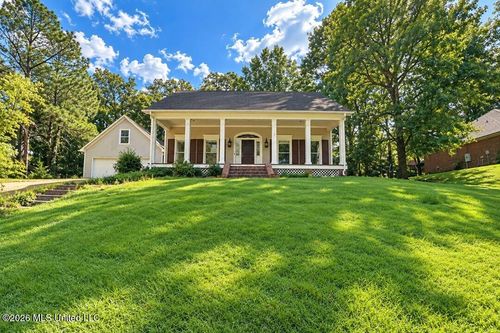 111 Newport Cir, Clinton, MS, 39056-5423 | Card Image