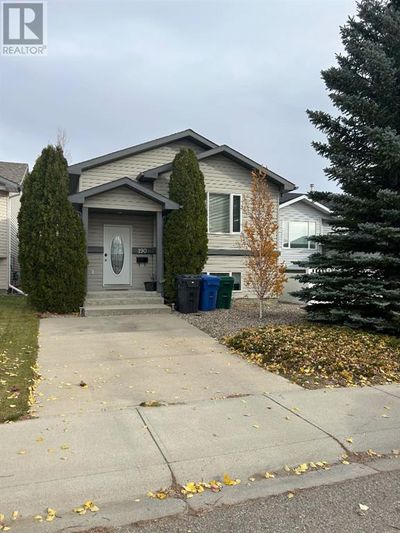 190 Blackfoot Blvd W, House other with 4 bedrooms, 2 bathrooms and 4 parking in Lethbridge AB | Image 1