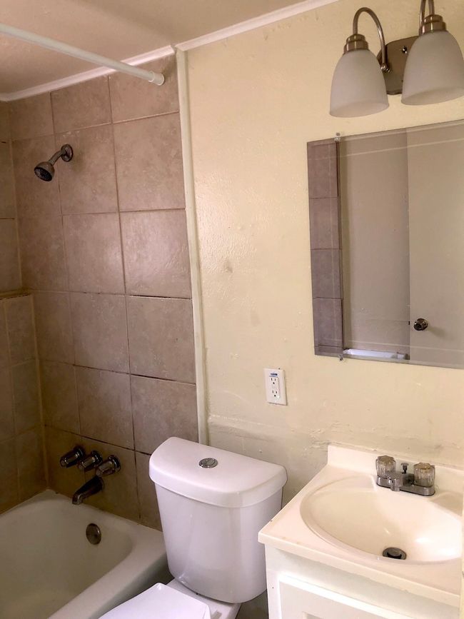 1219 Scripture St, Home with 4 bedrooms, 4 bathrooms and 4 parking in Denton TX | Image 10