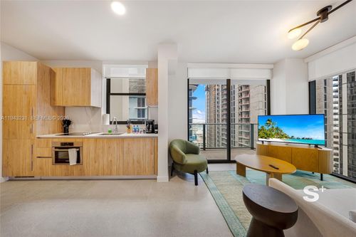 2307-11 Ne 6th St, Miami, FL, 33132 | Card Image