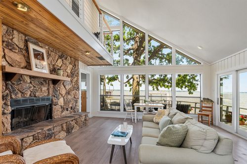 513 Winding Shore Dr, Tool, TX, 75143-2206 | Card Image