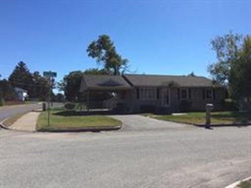 5 Brianna Ln, Springfield, MA, 01129-1923 | Card Image