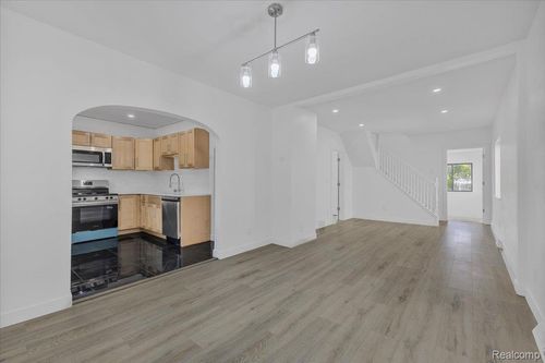 1761 Stanford Rd, Berkley, MI, 48072-3059 | Card Image