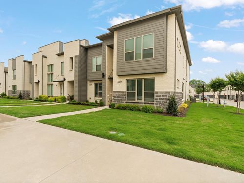 607 Arapaho Dr, Plano, TX, 75075-1221 | Card Image