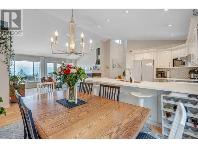 12018 Trayler Pl, House other with 3 bedrooms, 2 bathrooms and 1 parking in Summerland BC | Image 9
