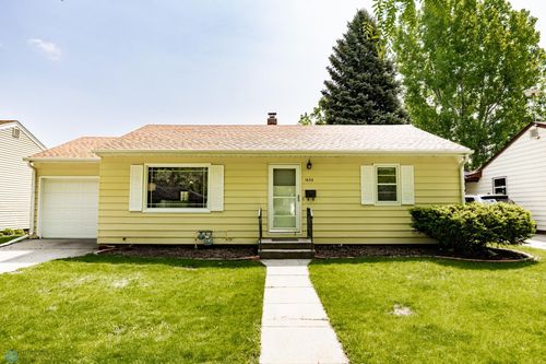 1633 1st St N, Fargo, ND, 58102-2320 | Card Image