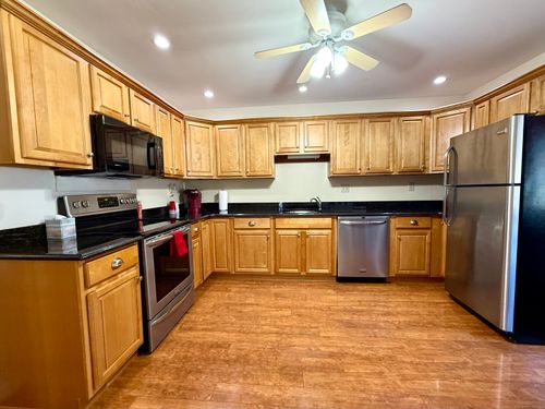 263-263 Navajo Loop, Shelton, CT, 06484-2876 | Card Image