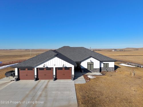 10895 33l Street Sw, Dickinson, ND, 58601 | Card Image