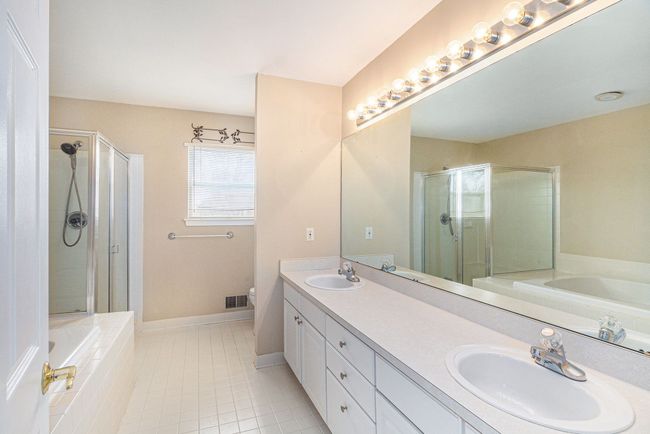 2091 Palmer Dr, House other with 4 bedrooms, 3 bathrooms and null parking in Wixom MI | Image 22