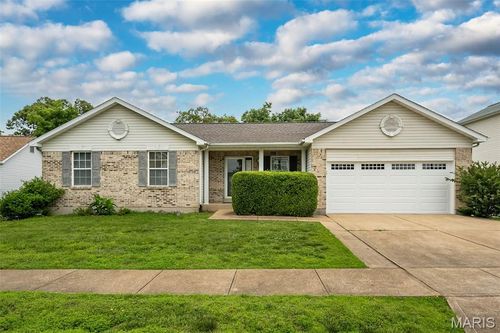 425 Bluffview Heights, Arnold, MO, 63010 | Card Image