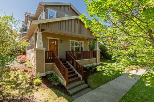 1313 Nw Fort Clatsop St, Bend, OR, 97703-6862 | Card Image