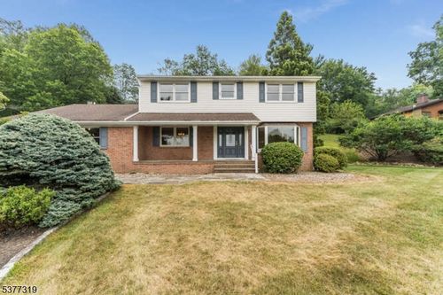 40 Thomas Rd, Glen Gardner, NJ, 08826-3810 | Card Image