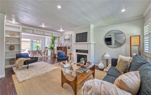 19-25 Sand Dollar Ct, Newport Beach, CA, 92663-2106 | Card Image