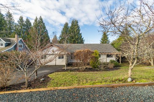 519 Aspen Ave, Qualicum Beach, BC, V9K1A6 | Card Image