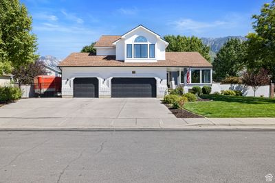 11143 S Barrett Park Cir E, House other with 5 bedrooms, 3 bathrooms and 3 parking in Sandy UT | Image 3