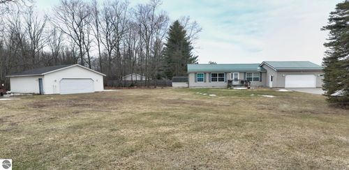 2019 Sequoia Ct, Lake Isabella, MI, 48893-8833 | Card Image