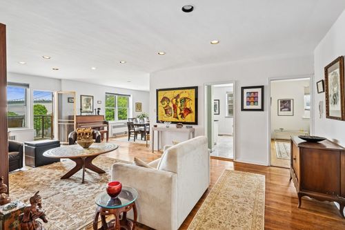 apt-4g-162 Powells Cove Blvd, Whitestone, NY, 11357-1435 | Card Image