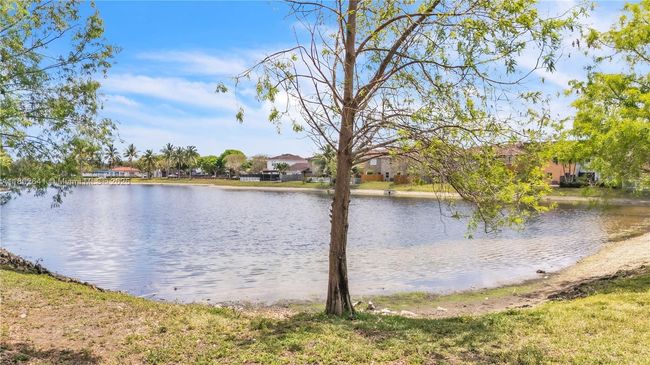 16628 Sw 47 Th Ter, Townhouse with 3 bedrooms, 3 bathrooms and null parking in Miami FL | Image 19