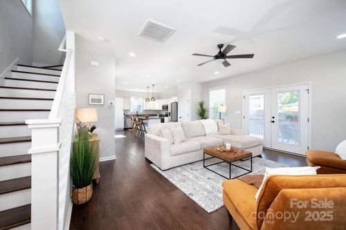 29 Fairview Ave, Asheville, NC, 28803-1204 | Card Image