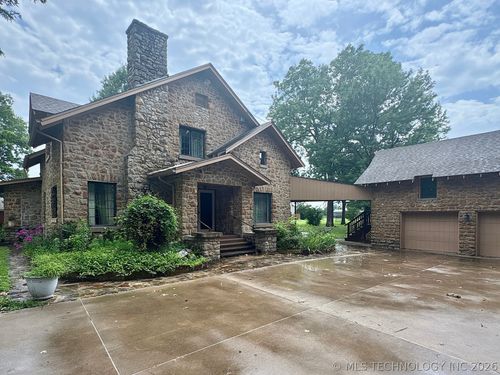 1007 S Wilson Ave, Cushing, OK, 74023-5117 | Card Image