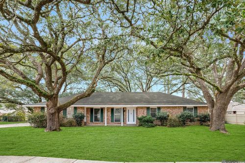 5235 Fennwood Dr, Zachary, LA, 70791-2435 | Card Image