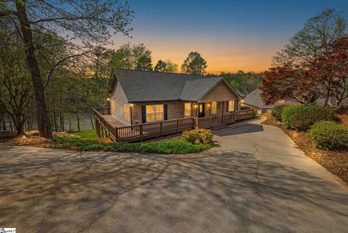 143 W Waters Edge Ln, West Union, SC, 29696-3624 | Card Image