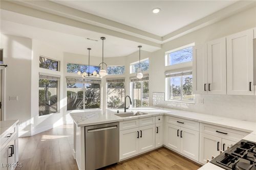 9800 Villa Ridge Dr, Las Vegas, NV, 89134-7632 | Card Image