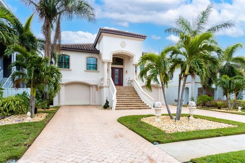 105 Wimbledon Ct, ST PETERSBURG, FL, 33708-4215 | Card Image