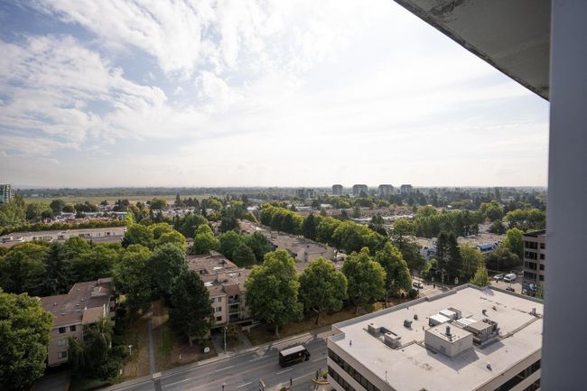 1801 - 8288 Lansdowne Road, Condo with 2 bedrooms, 2 bathrooms and 2 parking in Richmond BC | Image 14