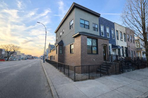 32 Radde Pl, Brooklyn, NY, 11233-3114 | Card Image
