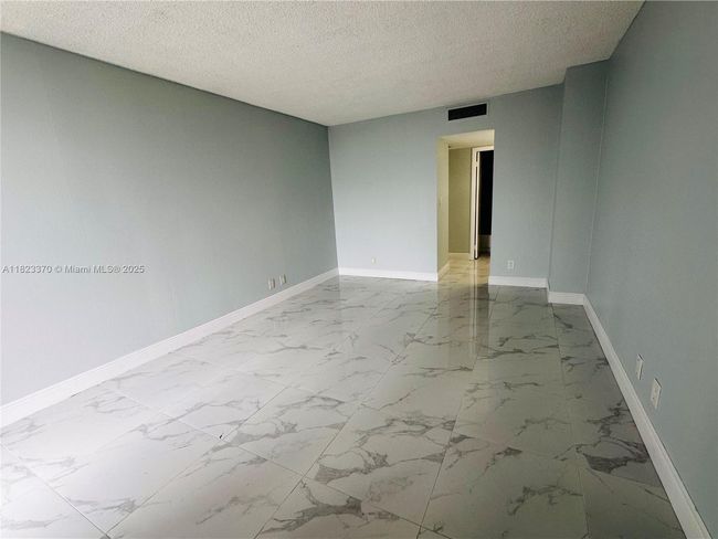 APT-2601 - 20335 W Country Club Dr, Condo with 1 bedrooms, 2 bathrooms and null parking in Aventura FL | Image 9