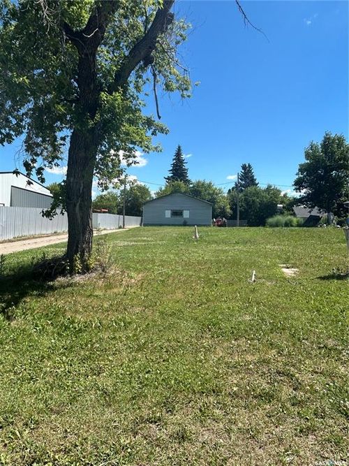 713 Cartier St, Whitewood, SK, S0G5C0 | Card Image
