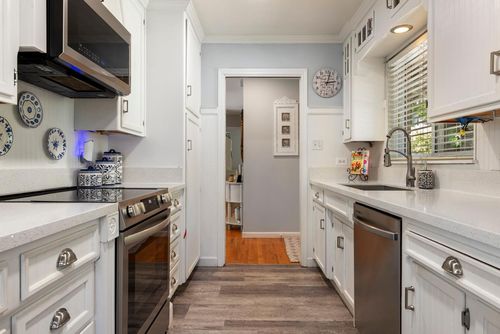1002 Mount Vernon Drive, Modesto, CA, 95350 | Card Image
