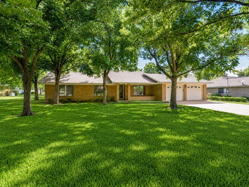2707 North Drive, Taylor, TX, 76574 | Card Image