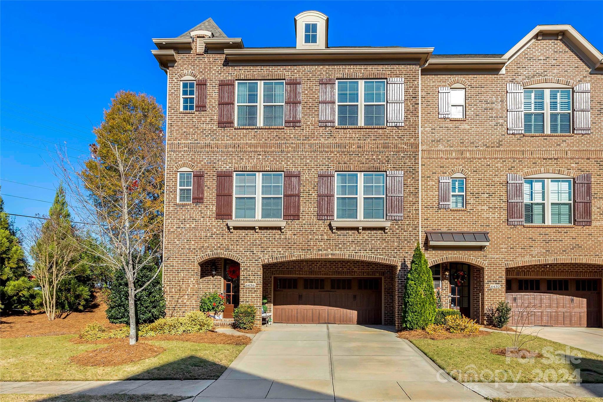 Fairway Row Ln, Charlotte, NC 28277