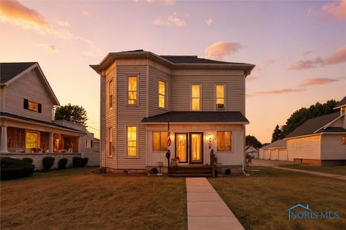 634 W Tiffin St, Fostoria, OH, 44830-1744 | Card Image
