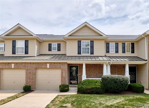 648 Country Village Dr, Lake St Louis, MO, 63367-5836 | Card Image